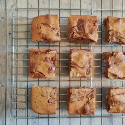 Kinder Blondies