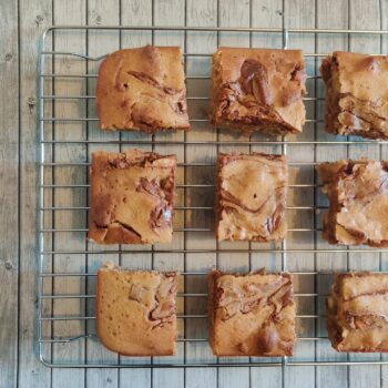 Kinder Blondies